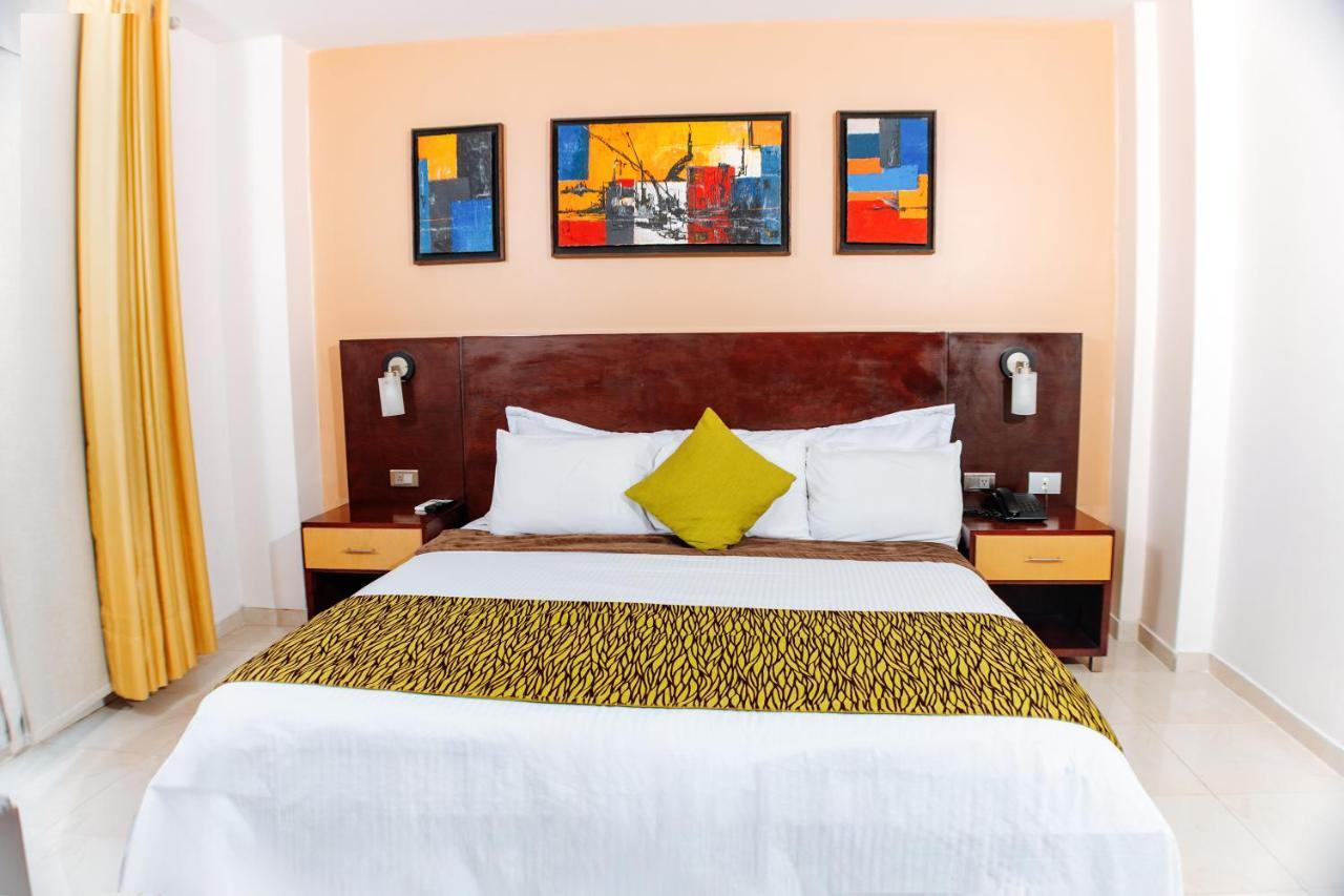 Hotel Luxor 쿠쿠타 외부 사진
